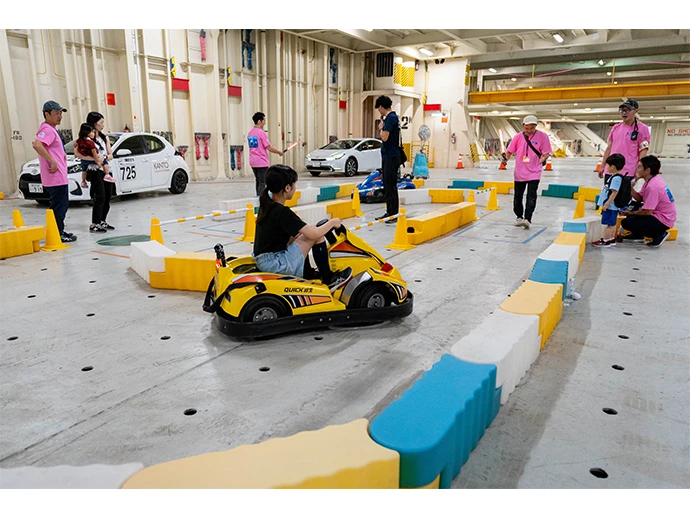 Lashing and loading experiences