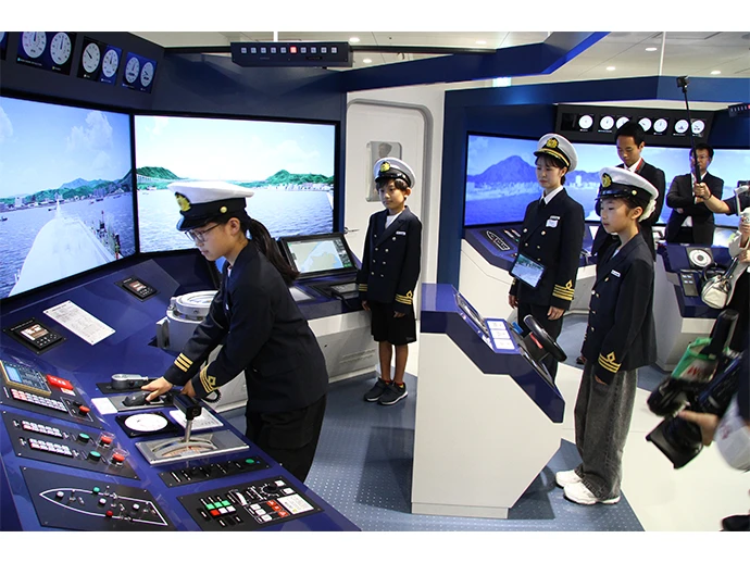 NYK Navigation Officers Talk About the Realism of KidZania Fukuoka’s Ship-Handling Simulator