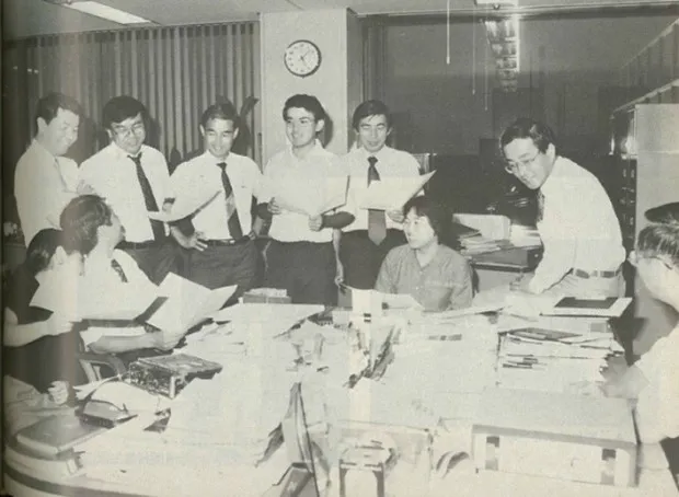 Once completed, “The Path to Eternity” was recorded onto cassette tapes and distributed one by one to domestic and overseas offices and to each vessel. At the time, employees would gather to listen to the tapes and practice together.