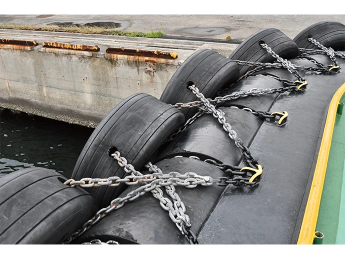 Giant tires acting as shock absorbers 