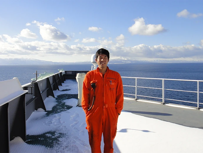 Departing Muroran in winter as a second officer on a Very Large Crude Carrier (VLCC)