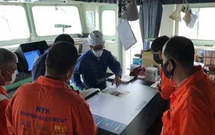 Visiting vessels and maintaining close communication with crew members is a key part of his role at NYK headquarters. 