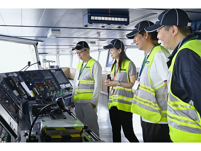 Moonrakers Technologies, Inc. CEO Makoto Nishida (left) visiting a vessel with the project members to inspect onboard conditions