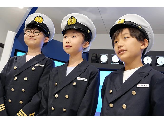 着用するユニフォームも忠実にミニチュア化。対象年齢は3~15歳(おすすめ年齢5~15歳)