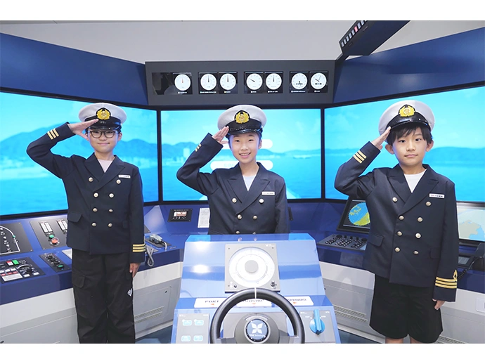 シミュレーターと子どもたち