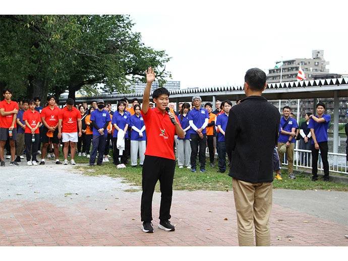 開会式では参加者を代表し五十嵐創矢（日本郵船・自動車輸送品質グループ）が選手宣誓を行った