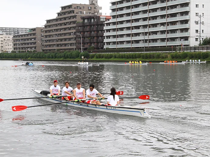 日本郵船 伝統の水上運動会2025──ボートがつなぐ、チームの絆 | BVTL