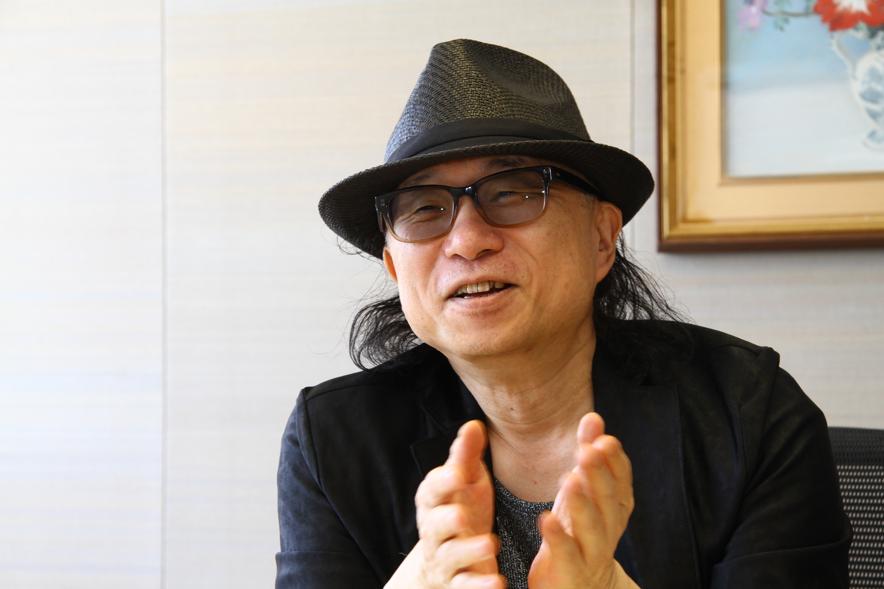 作曲や編曲はもちろん、アーティストのプロモーションまで含めた包括的プロデュースの手腕にも定評がある樫原伸彦さん