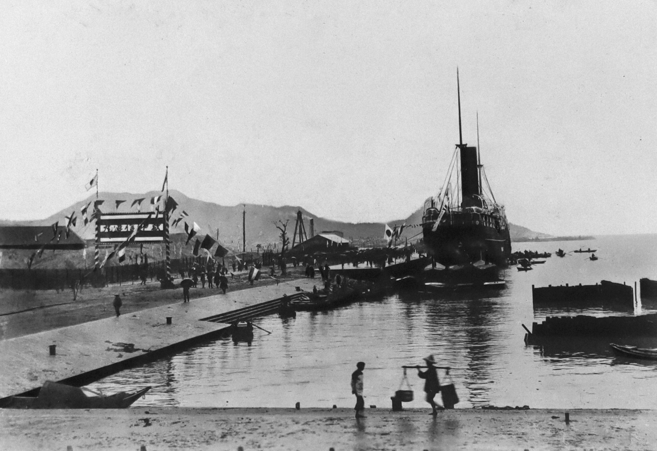 信濃丸 基隆初入港 写真提供：日本郵船歴史博物館