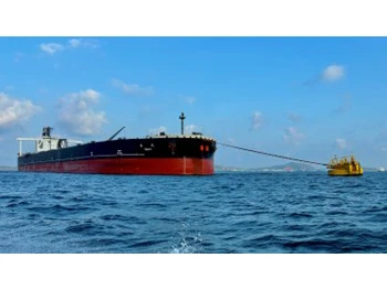 原油積み荷役中の VLCC 「TENKI（天喜）」 