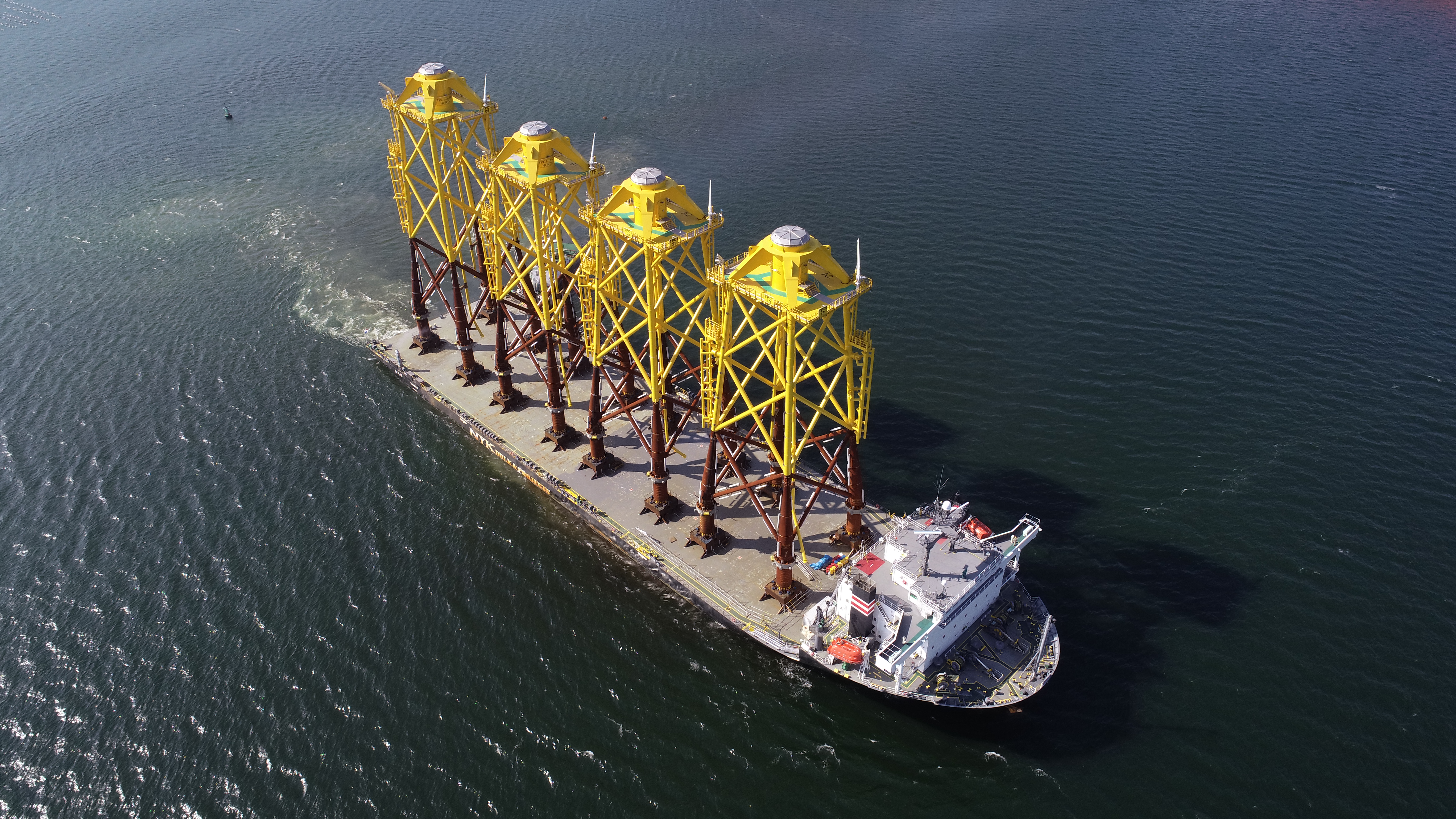 洋上風力発電の基礎部材運ぶモジュール船 Project: TPC offshore windfarm Phase 1 Project – Demonstration Contractor: Consortium Jan De Nul n.v.-Hitachi Ltd.