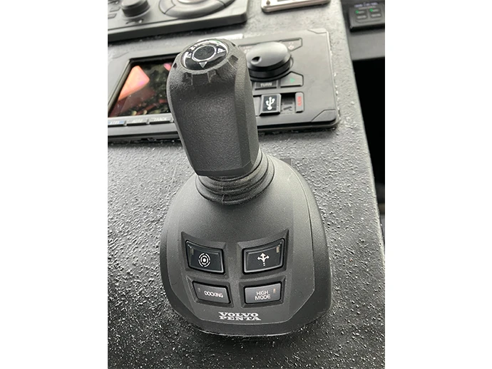 スティック型の舵