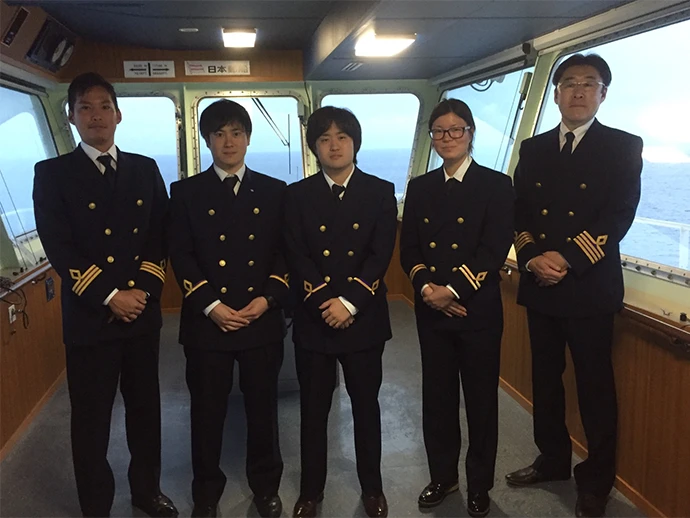 海上社員の集合写真