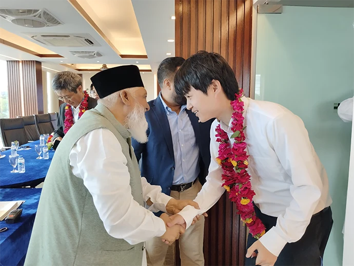 右側が溝口 SOC発行5周年記念イベント※       ※ 船級協会（Class NK）などがヤードに対して審査を行い、条約等の要求事項を満たしていることが確認できた場合に発行される適合鑑定書